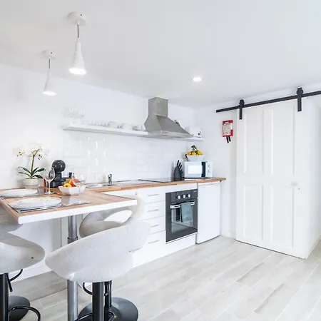 Azores Black Mountain House, Estudio E T2 Ilha Do Pico アパート *